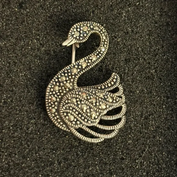 Sterling Silver‎ Swan Brooch with Marcasite Stones Thailand - Picture 4 of 9